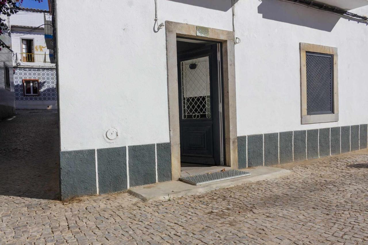 Apartamento Almirante T1 By Yha Tavira Exterior photo